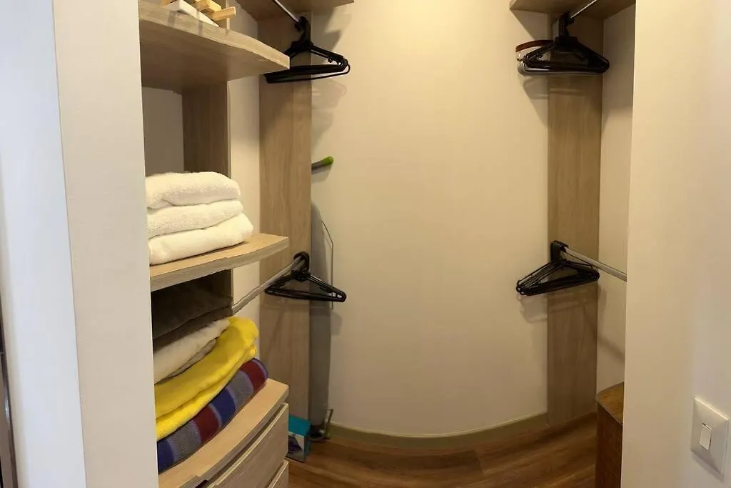 Nice Apartment Independent In Front Business Center Богота